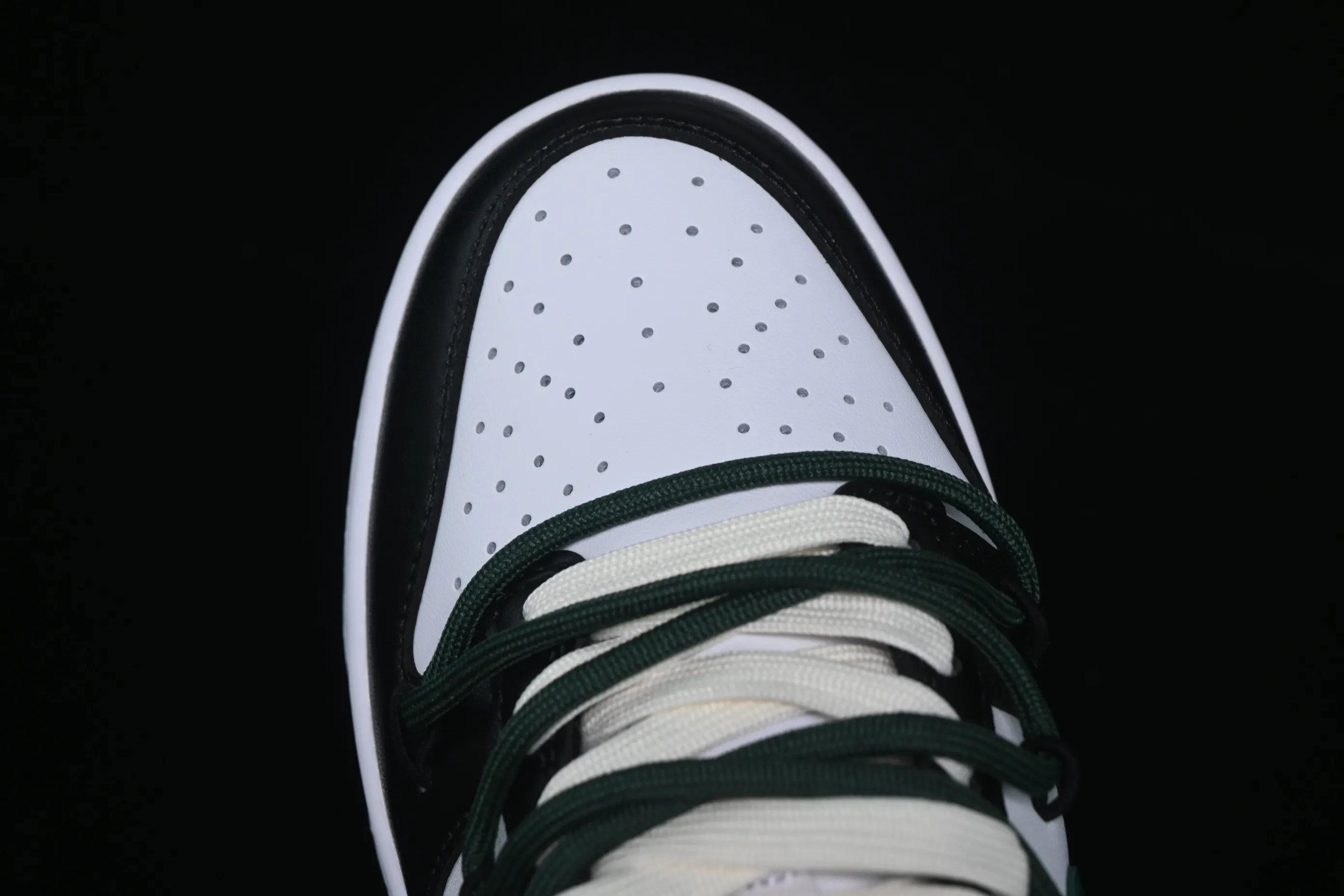 All categories Nk SB Dunk series Nk SB Dunk Low low-top sneakers Nike SB Dunk Low white and green strap low-top casual sneakers DD1391-100